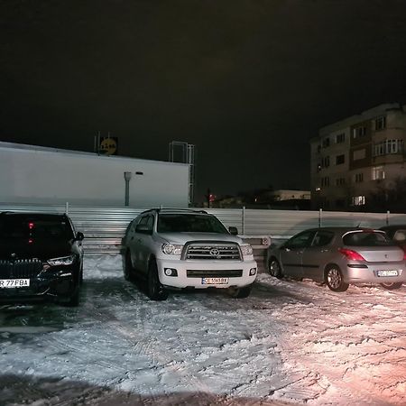 Mall Luxury Apartments Bacău Exteriör bild