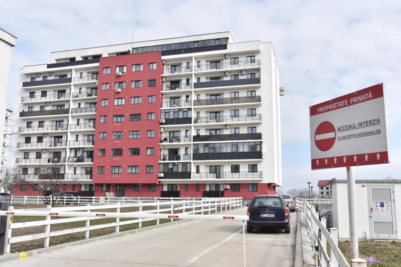 Mall Luxury Apartments Bacău Exteriör bild